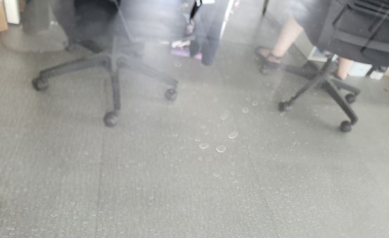 灭蚊药喷在玻璃上的效果