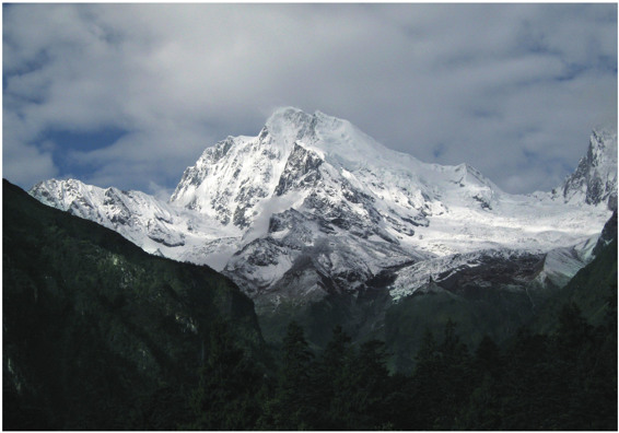 巍峨的四川贡嘎山